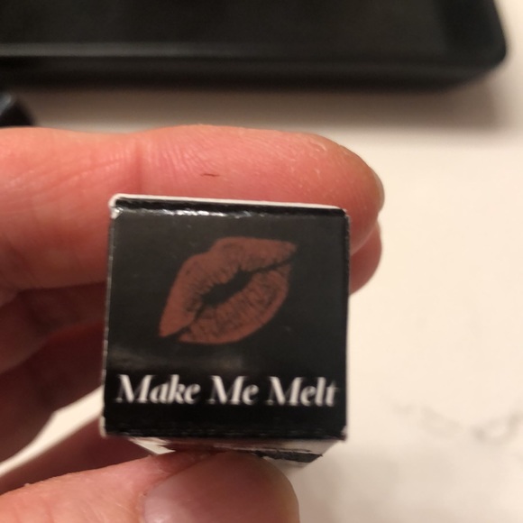 VaVa Plump liq lipstick “Make Me Melt” - Picture 6 of 7
